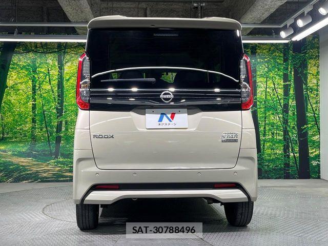 Nissan ROOX 2023-09 8209960-14
