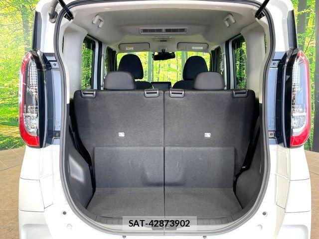 Nissan ROOX 2022-07 8209963-9