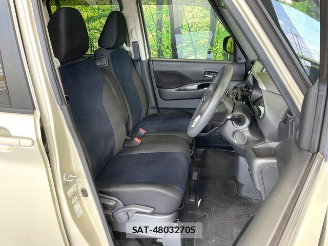 Nissan ROOX 2022-03 8209968-7