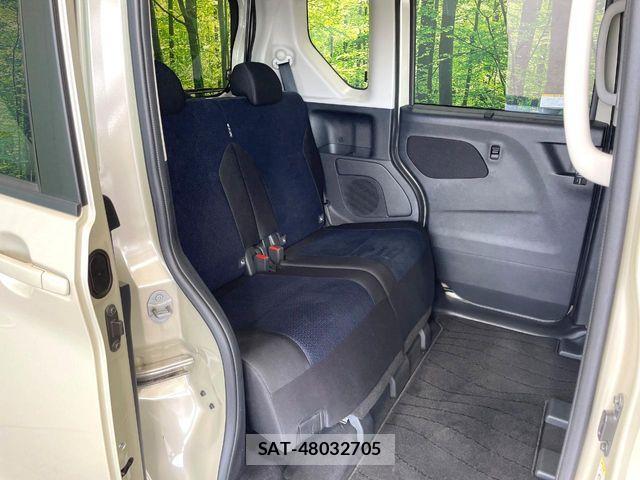 Nissan ROOX 2022-03 8209968-8