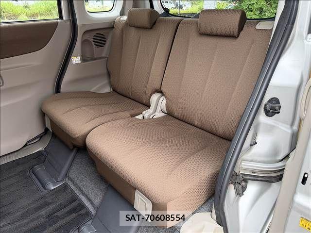 Nissan ROOX 2010-01 8209985-9