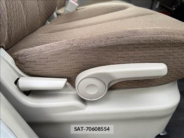 Nissan ROOX 2010-01 8209985-15