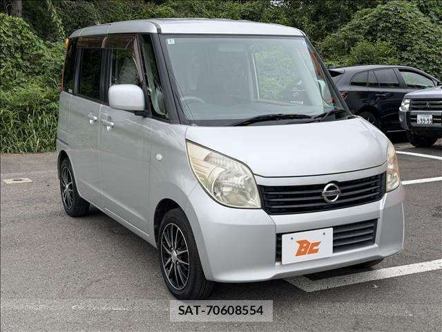 Nissan ROOX 2010-01 8209985-4