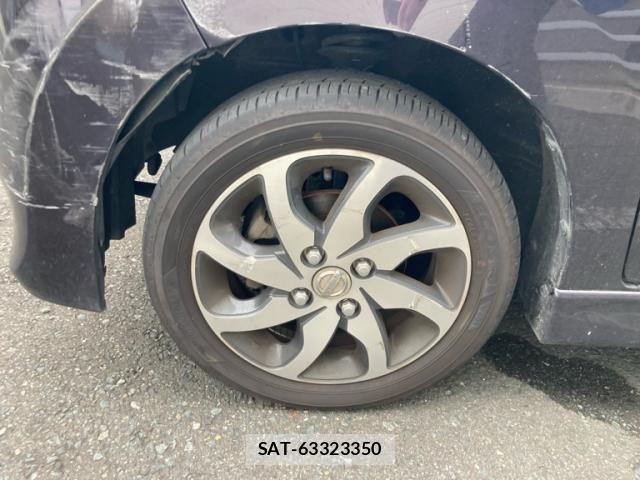 Nissan ROOX 2011-05 8231652-11
