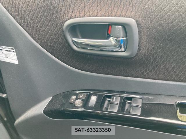 Nissan ROOX 2011-05 8231652-12