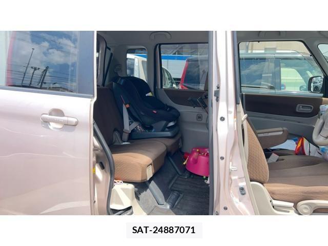 Nissan ROOX 2012-03 8231650-14