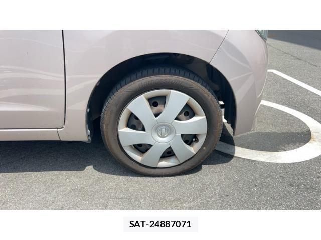 Nissan ROOX 2012-03 8231650-2