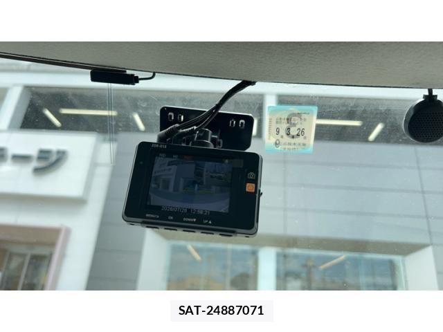 Nissan ROOX 2012-03 8231650-6