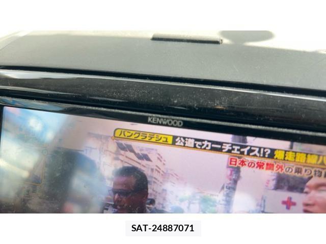 Nissan ROOX 2012-03 8231650-8