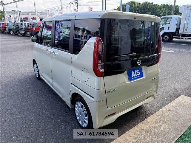Nissan ROOX 2022-06 8246571-2