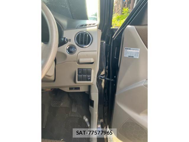 Nissan ROOX 2011-09 8246573-17