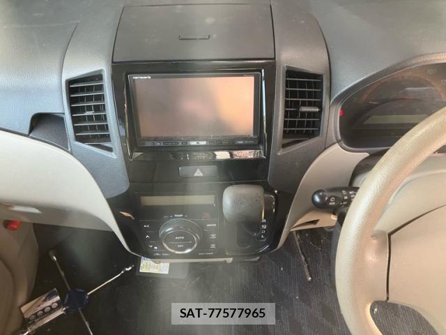 Nissan ROOX 2011-09 8246573-19