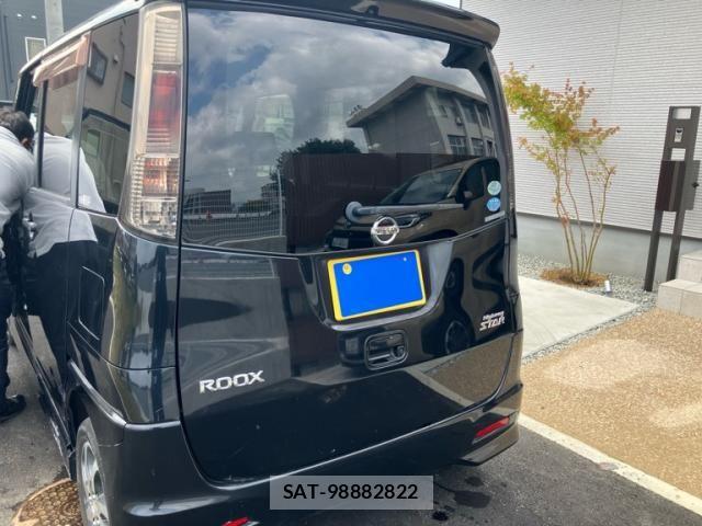 Nissan ROOX 2012-02 8246572-1