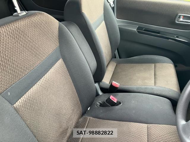 Nissan ROOX 2012-02 8246572-5