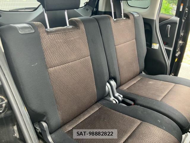 Nissan ROOX 2012-02 8246572-6