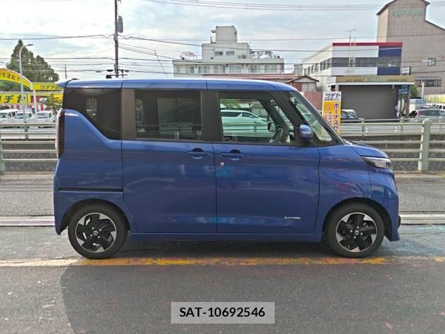 Nissan ROOX 2021-11 8246562-11