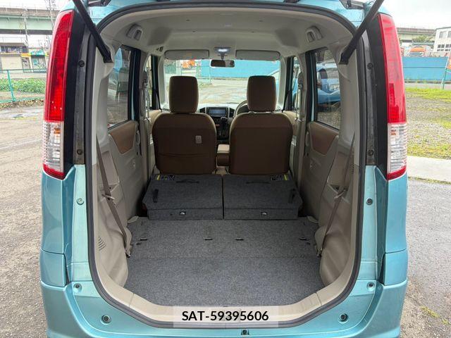 Nissan ROOX 2012-10 8316841-17