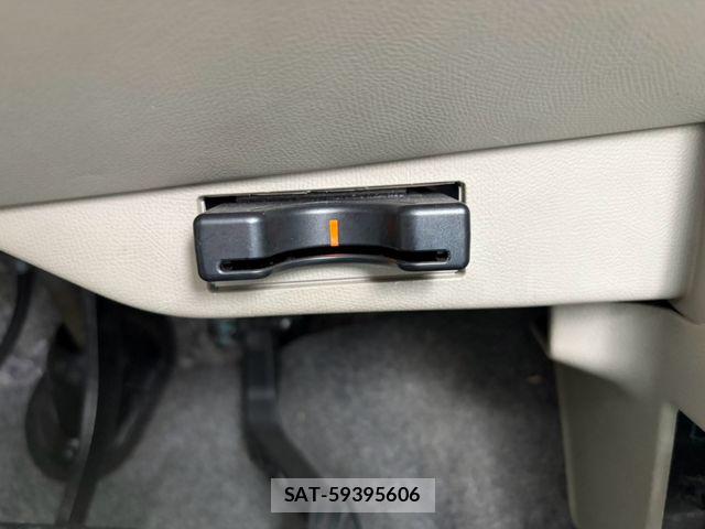 Nissan ROOX 2012-10 8316841-27