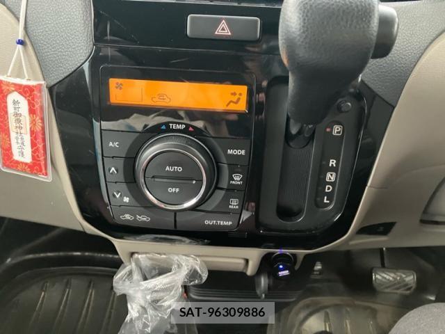 Nissan ROOX 2011-08 8316853-12