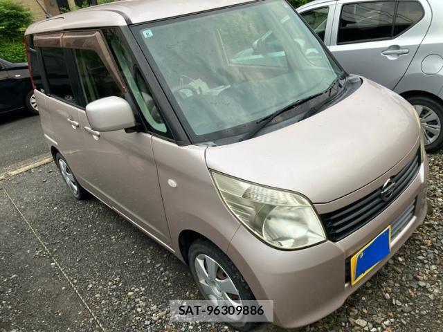 Nissan ROOX 2011-08 8316853-1