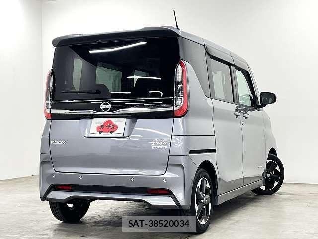 Nissan ROOX 2022-10 8316824-2