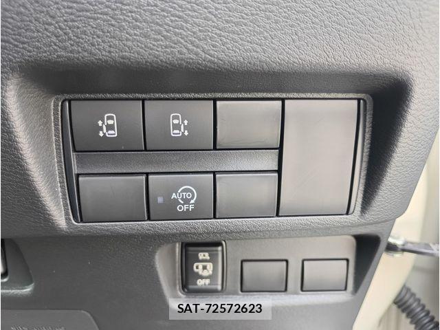 Nissan ROOX 2023-06 8316823-25