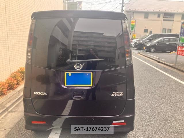 Nissan ROOX 2010-05 8316856-9
