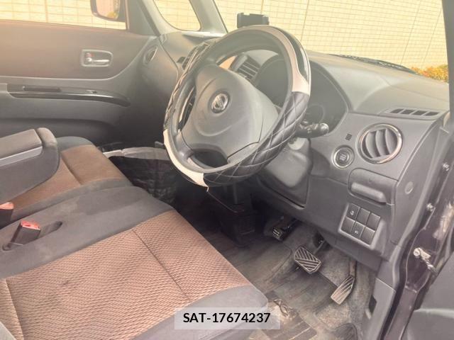 Nissan ROOX 2010-05 8316856-13