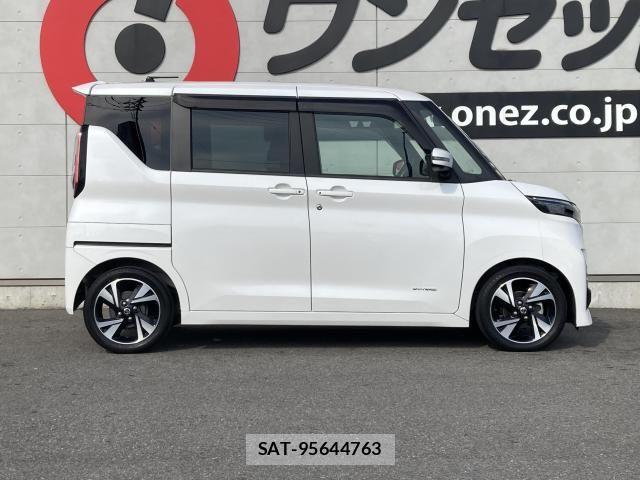 Nissan ROOX 2022-09 8316821-19