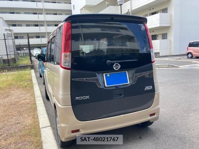 Nissan ROOX 2012-03 8316857-3