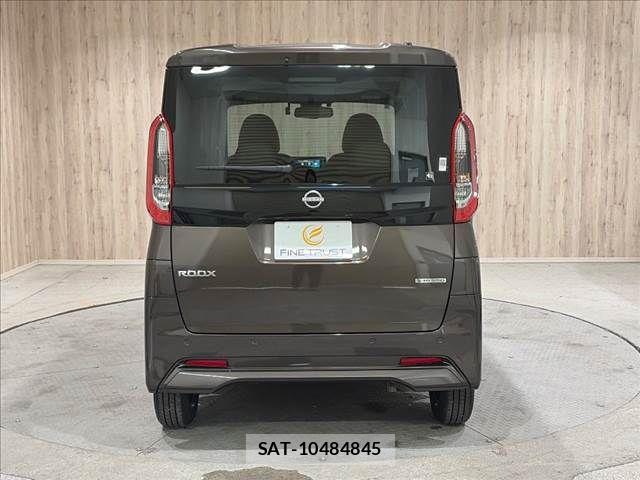 Nissan ROOX 2024-11 8337703-17