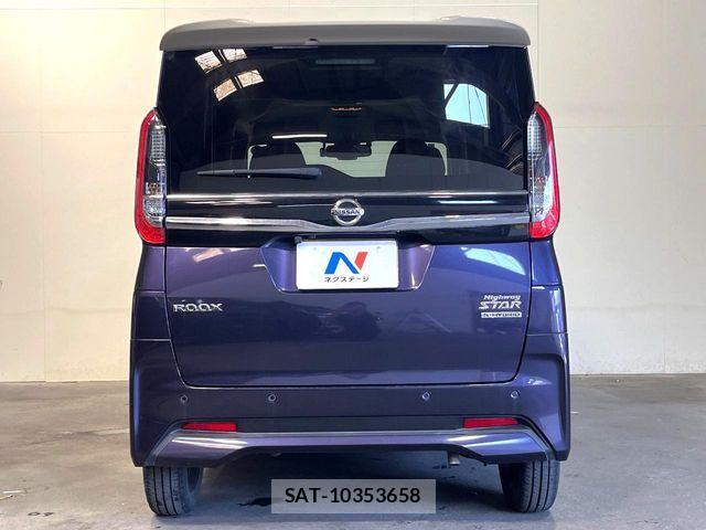 Nissan ROOX 2022-07 8337711-16