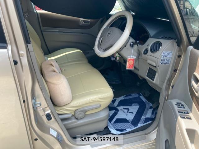Nissan ROOX 2010-09 8334447-5