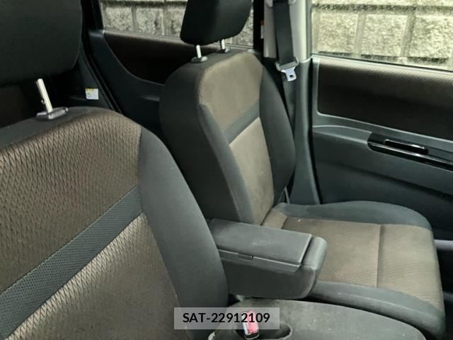 Nissan ROOX 2011-10 8334444-3
