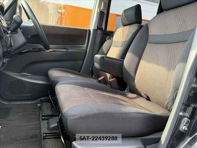 Nissan ROOX 2012-07 8355524-16