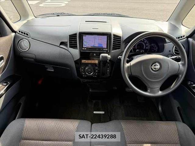 Nissan ROOX 2012-07 8355524-1