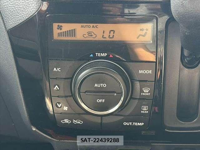 Nissan ROOX 2012-07 8355524-25