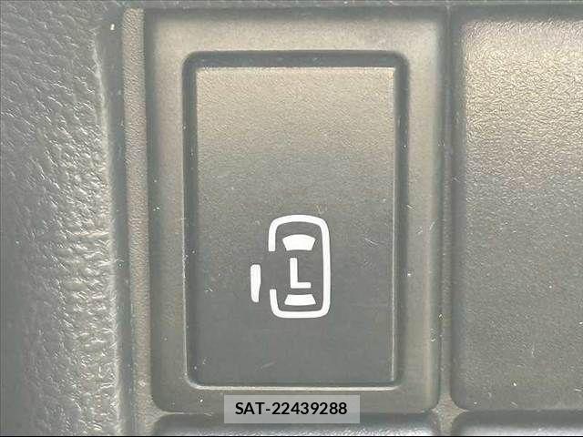 Nissan ROOX 2012-07 8355524-4