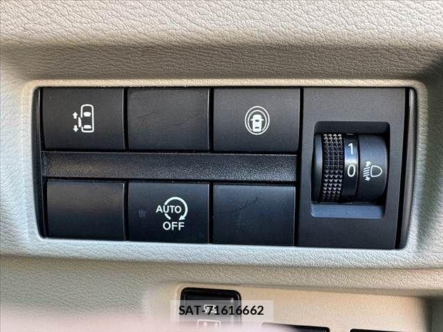 Nissan ROOX 2022-07 8355522-5