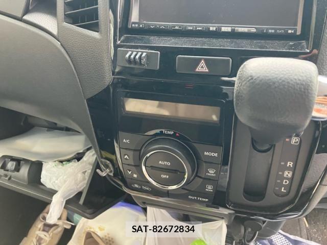 Nissan ROOX 2012-08 8355523-18