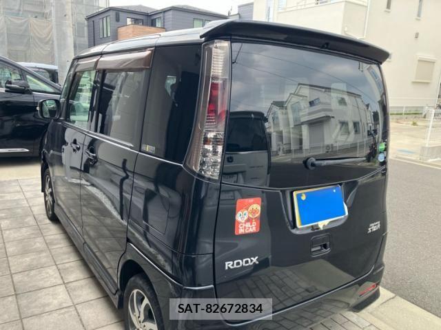 Nissan ROOX 2012-08 8355523-4