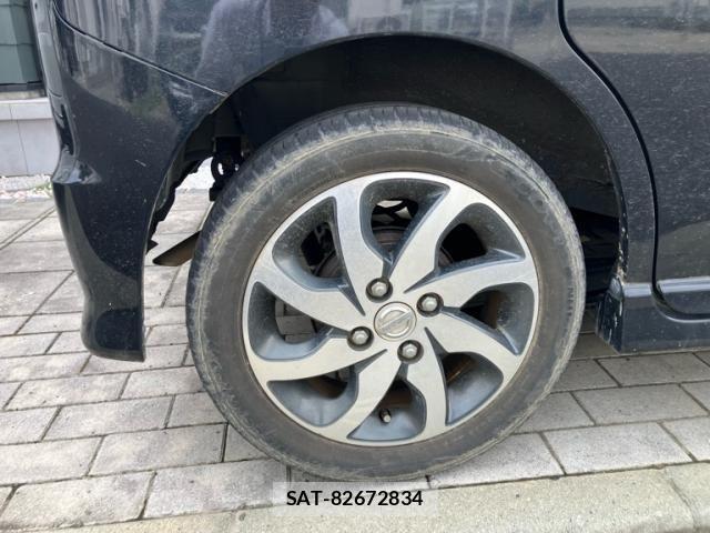 Nissan ROOX 2012-08 8355523-8