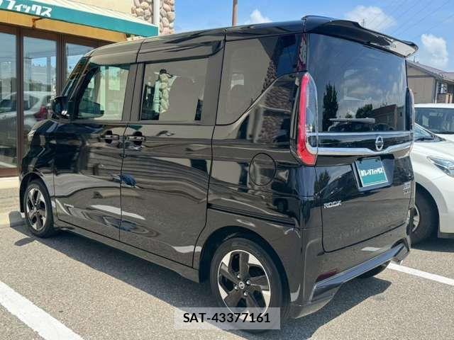 Nissan ROOX 2022-11 8368427-11