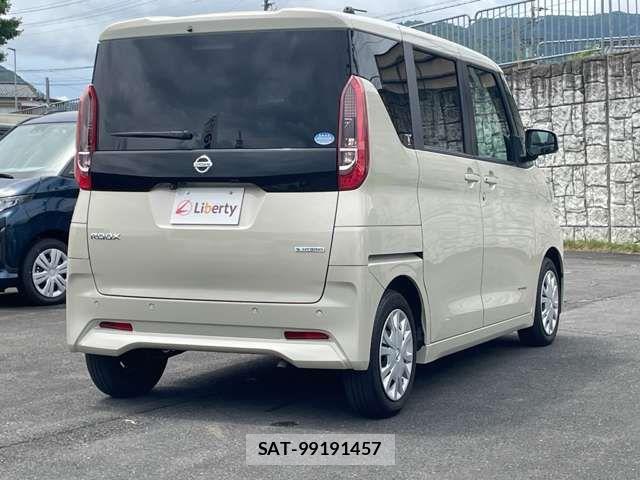 Nissan ROOX 2021-10 8368478-9