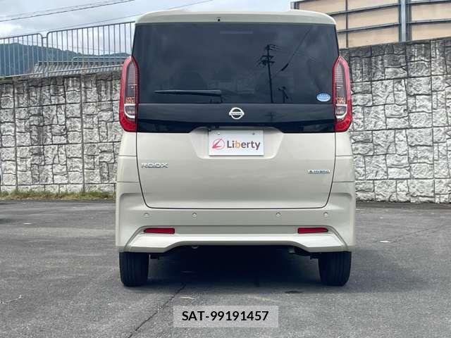 Nissan ROOX 2021-10 8368478-8