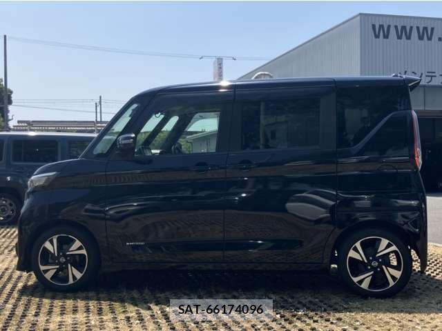 Nissan ROOX 2022-02 8368430-17