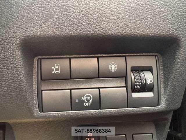Nissan ROOX 2021-10 8368446-3
