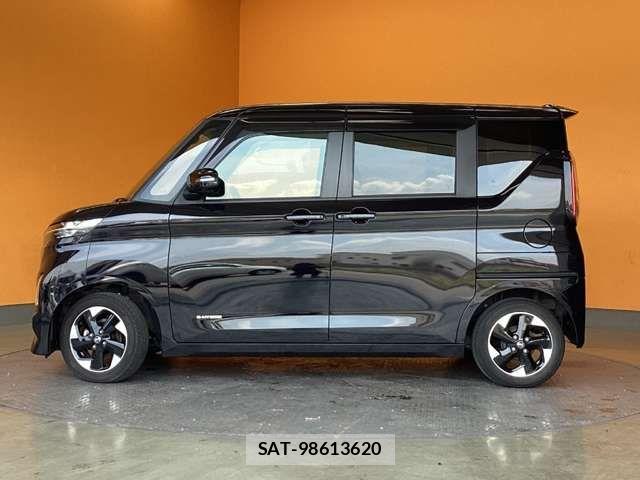 Nissan ROOX 2021-09 8368466-4