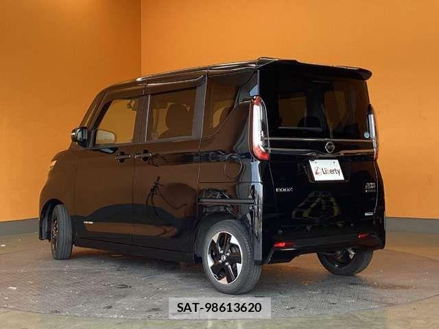 Nissan ROOX 2021-09 8368466-5
