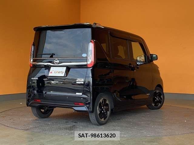 Nissan ROOX 2021-09 8368466-7